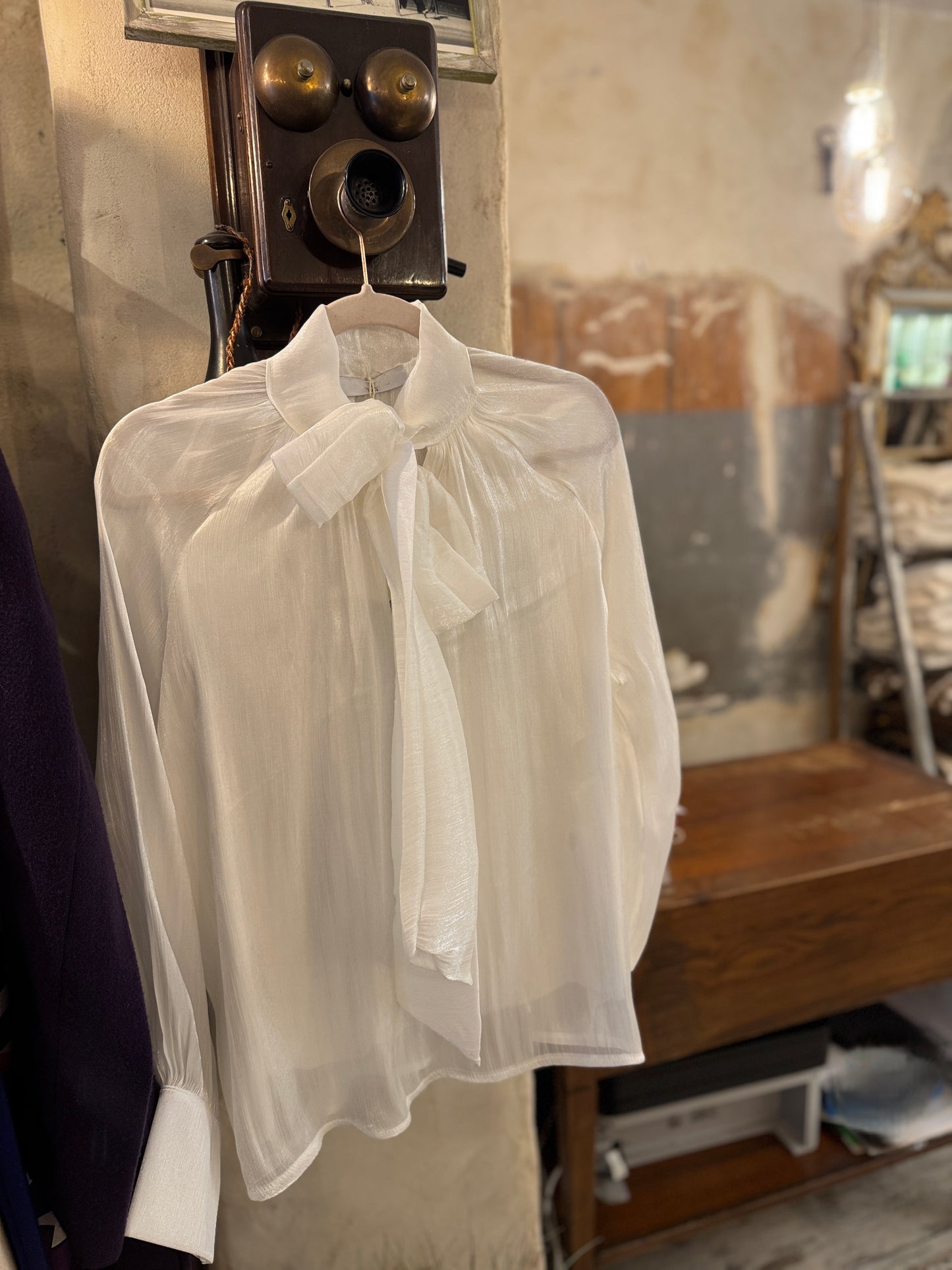 BLUSA BIANCA SATIN CON FIOCCO