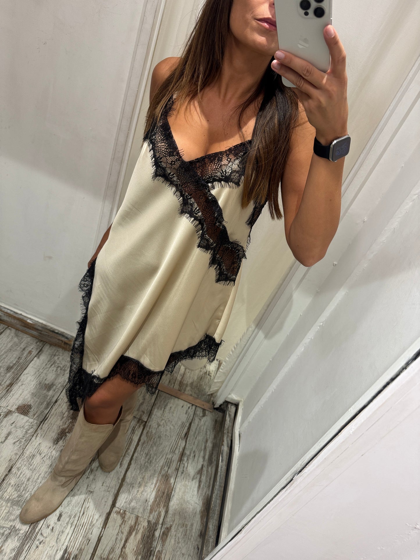 ABITO/TOP A SOTTOVESTE PANNA E NERO