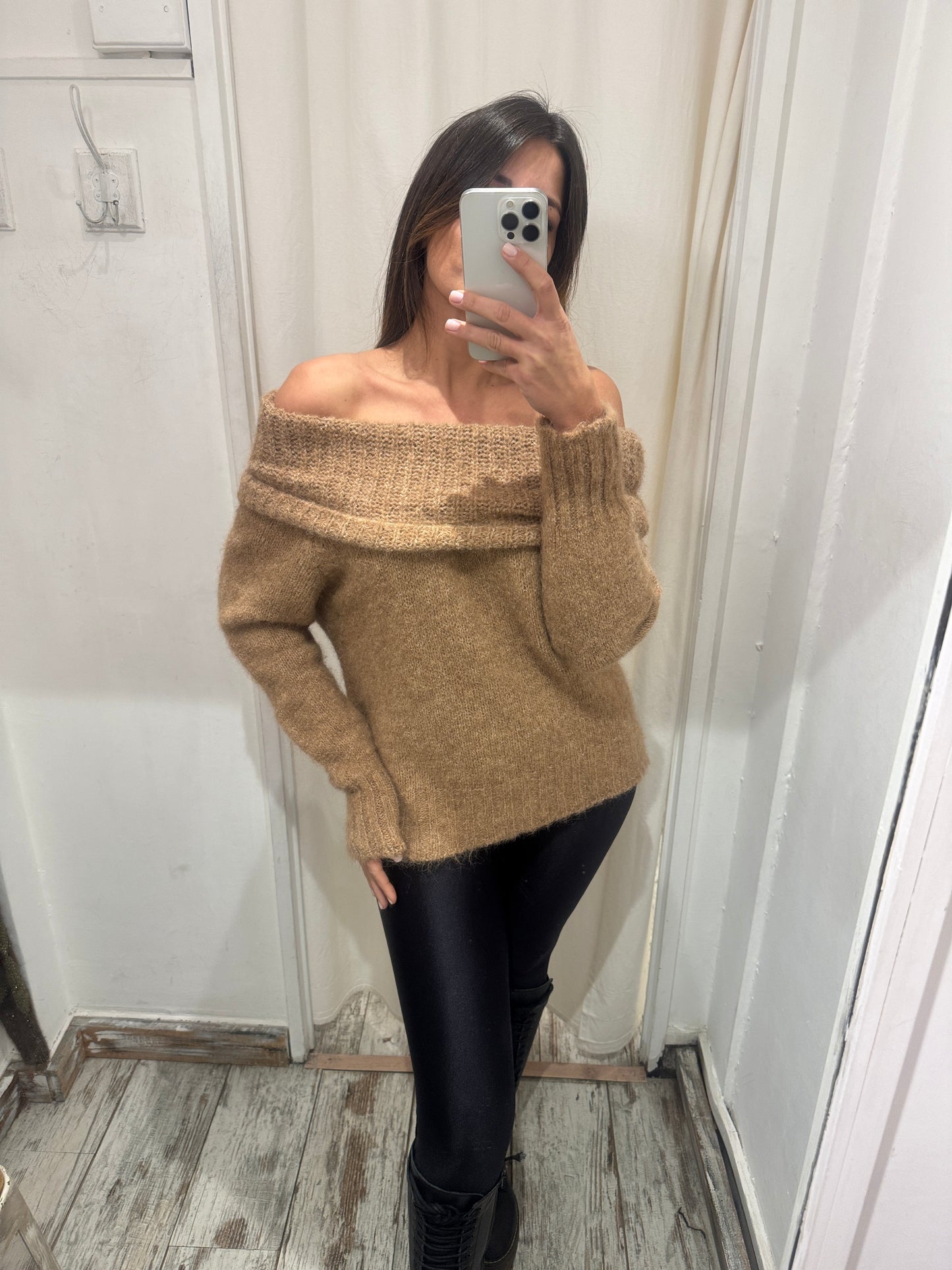 MAGLIA CAMMELLO SCOLLO AD ANELLO