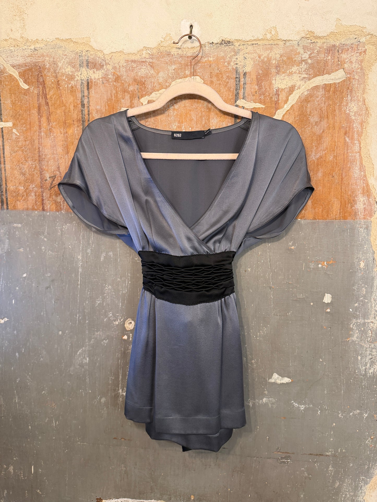 NEW COLLECTION - BLUSA 6267 in SETA GRIGIO CON FASCIA NERA