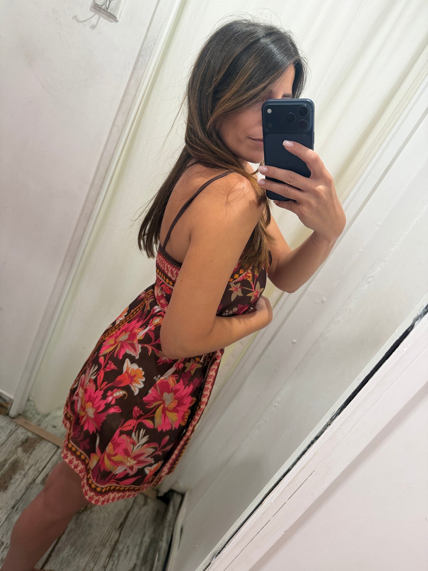 ABITO A PORTAFOGLIO MARRONE FIORI FUCSIA