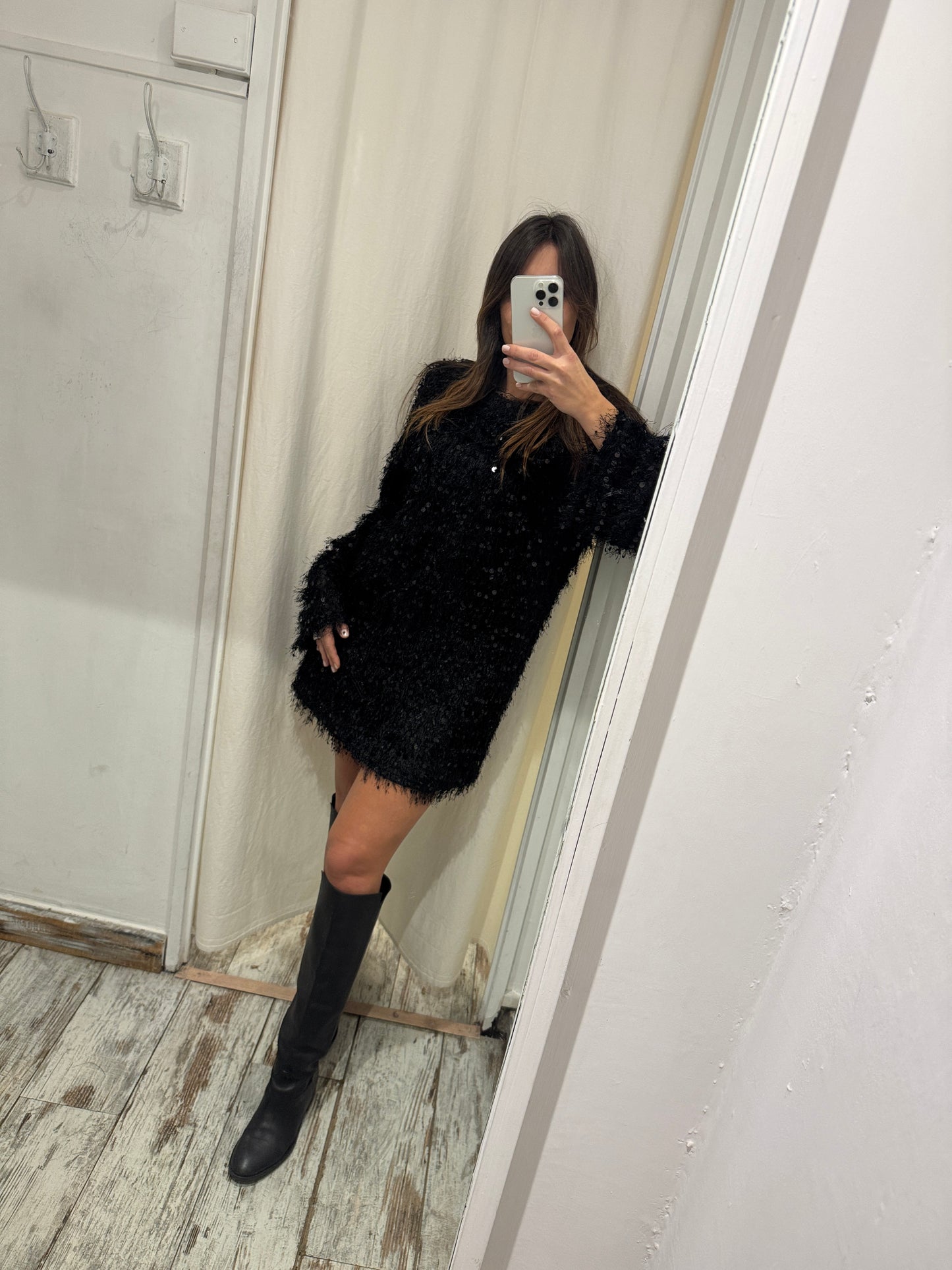 ABITO FRANGE E PAILLETTES NERO