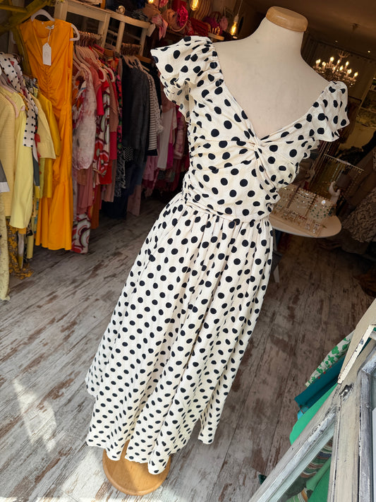 NEW COLLECTION - ABITO POIS BIANCO SCOLLO A CUORE