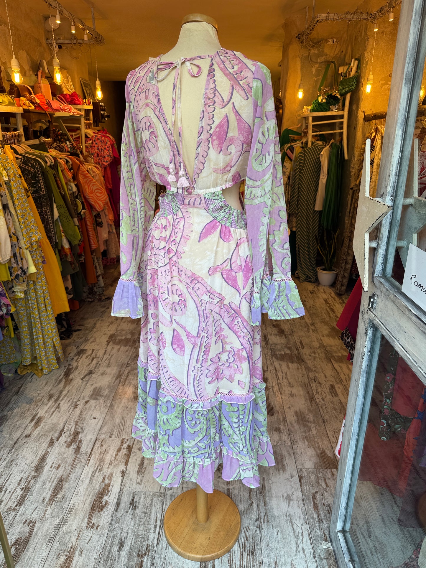 ABITO RIVER ISLAND CUT OUT