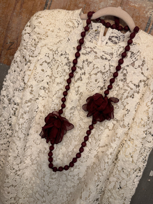 COLLANA PALLINE TESSUTO E FIORI BORDEAUX