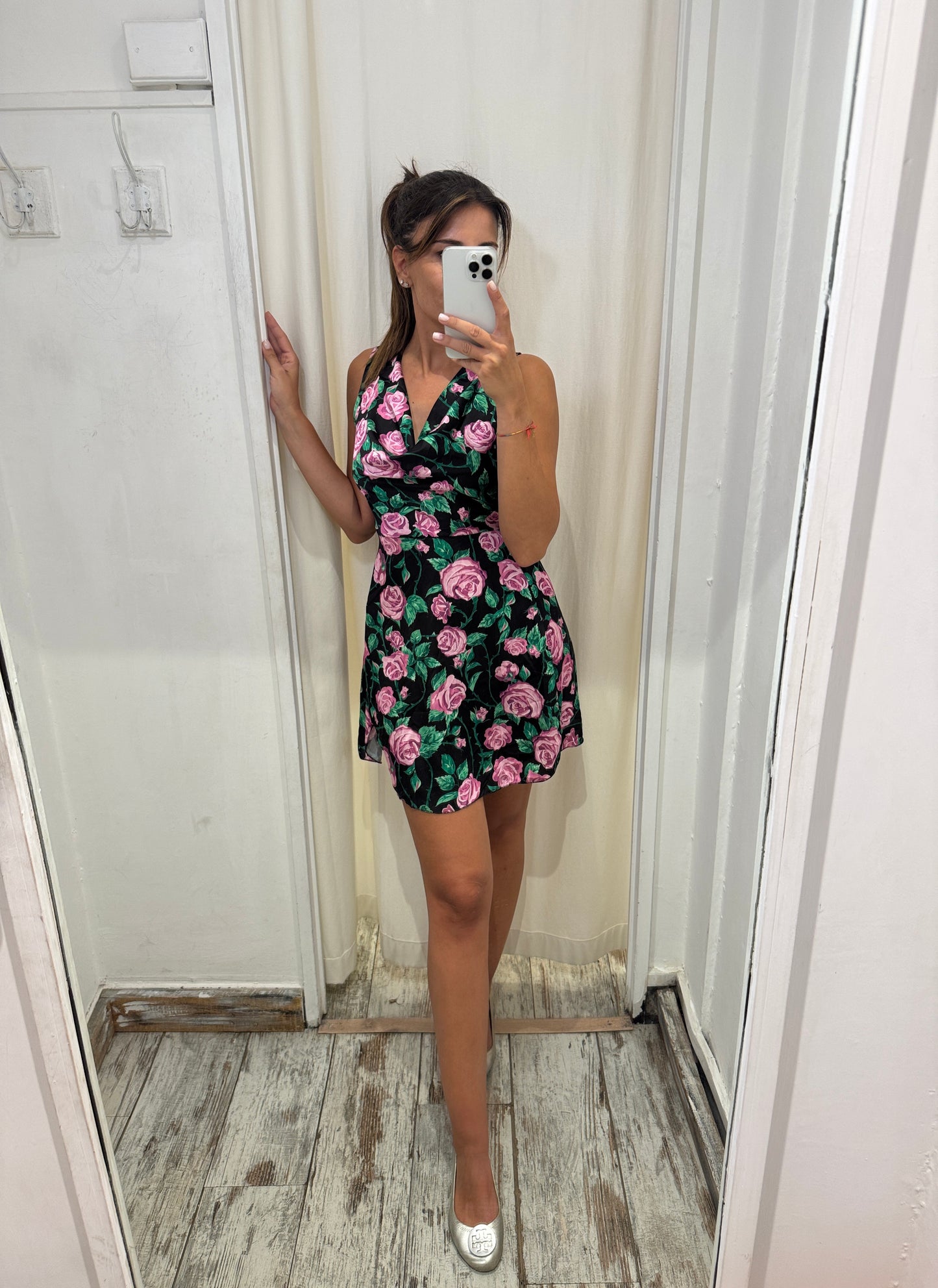 ABITO CORTO NERO ROSE LILLA