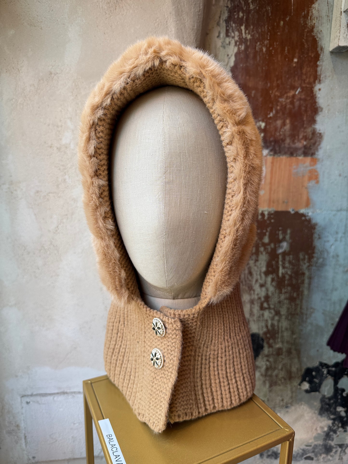 BALACLAVA CAMMELLO con ECOPELLICCIA
