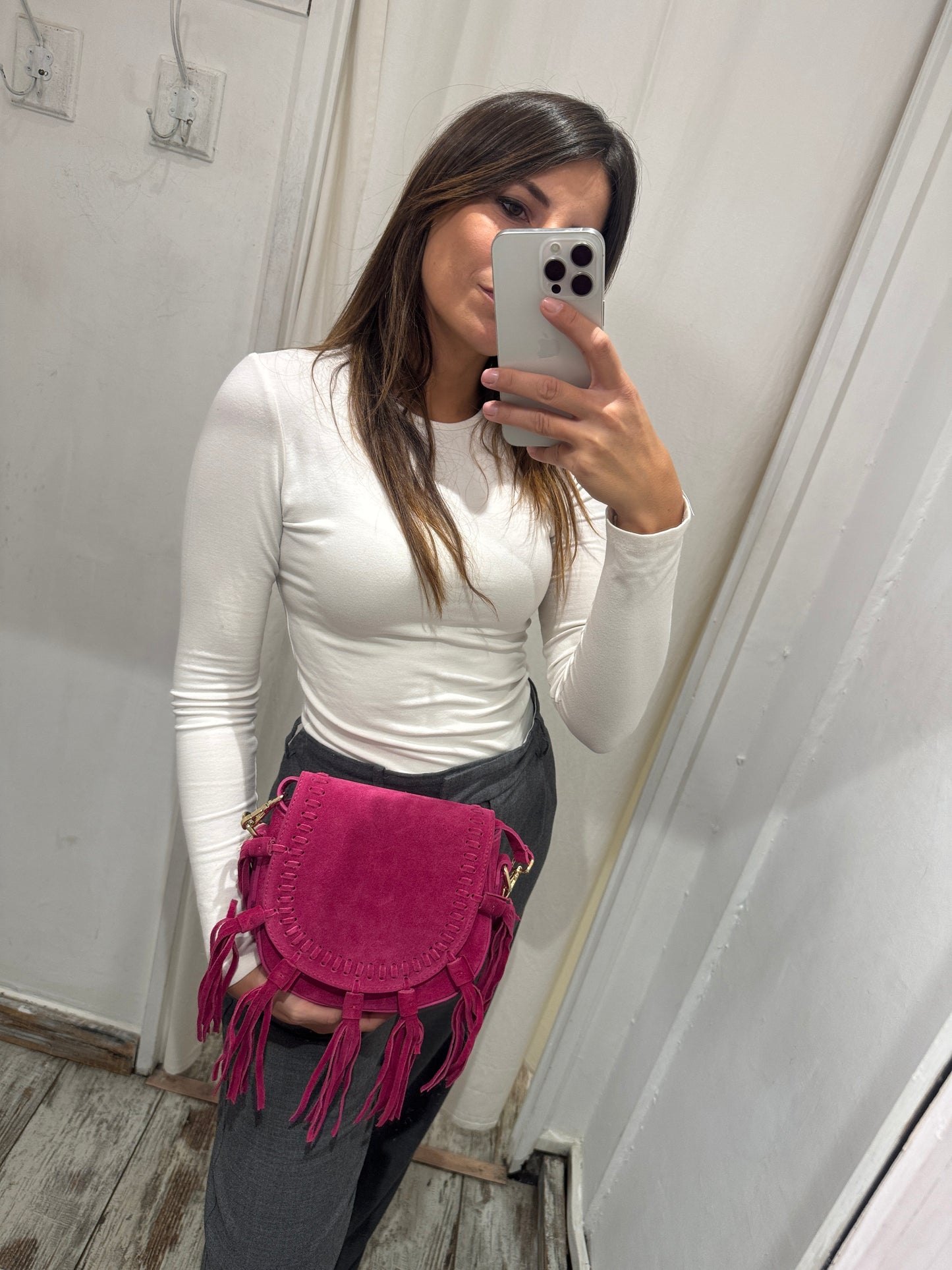 BORSA A TRACOLLA IN PELLE SCAMOSCIATA FUCSIA CON FRANGE