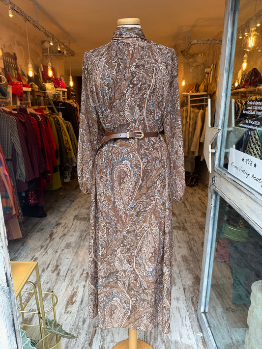 ABITO LONGUETTE FANTASIA PAISLEY MARRONE con CINTURA