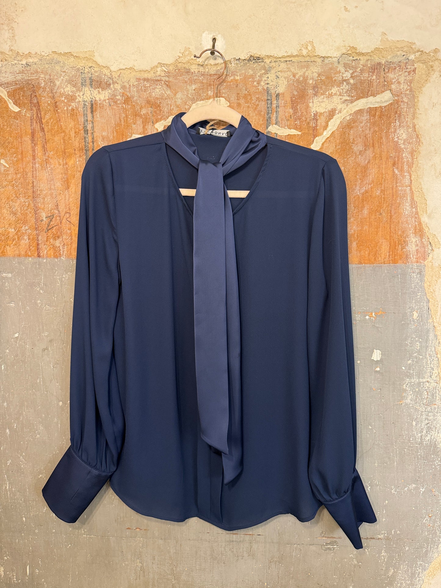 BLUSA CON FIOCCO BLU