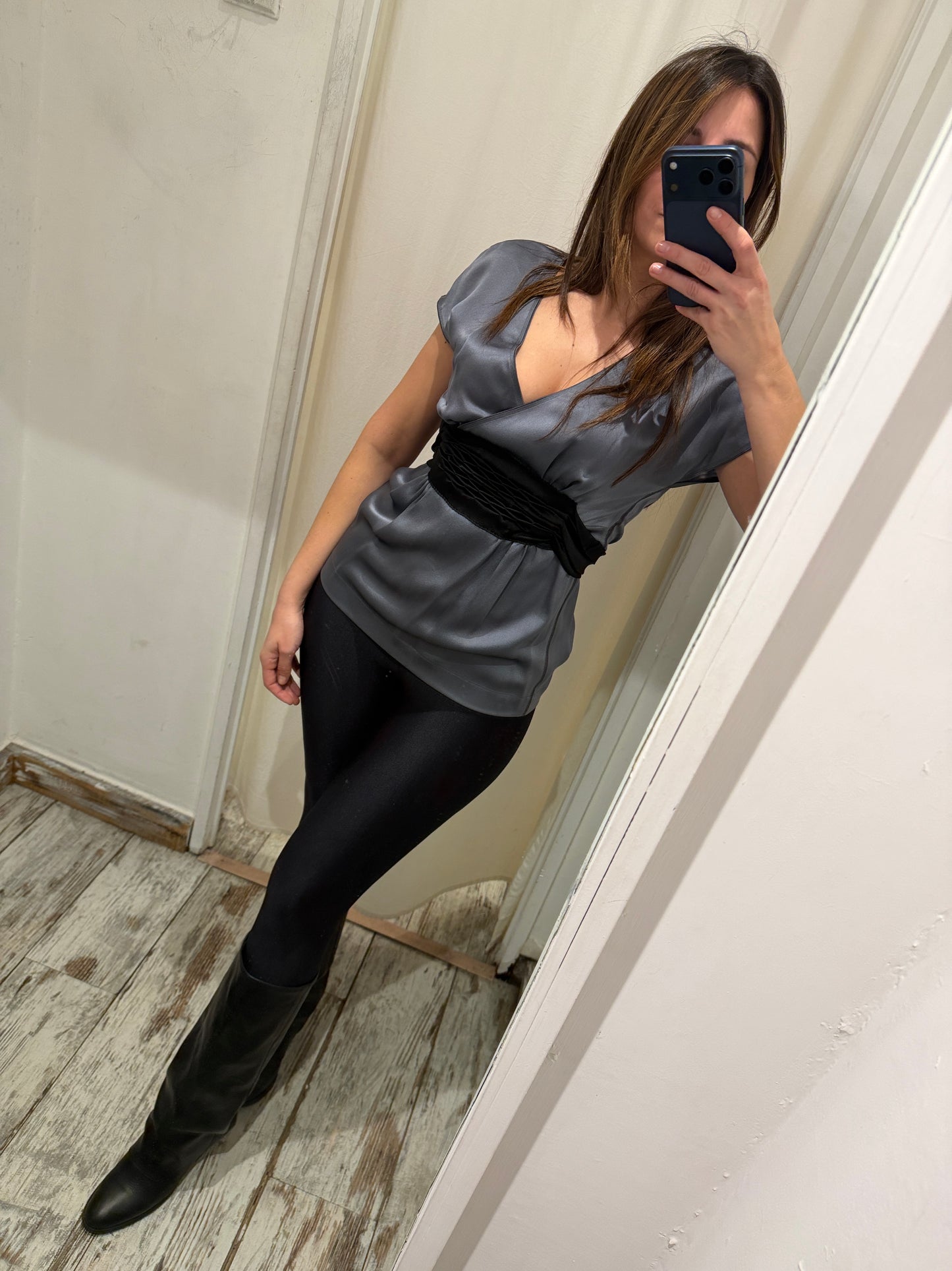 NEW COLLECTION - BLUSA 6267 in SETA GRIGIO CON FASCIA NERA