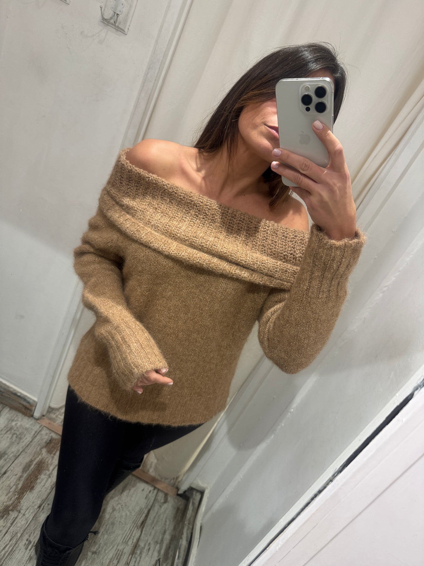 MAGLIA CAMMELLO SCOLLO AD ANELLO