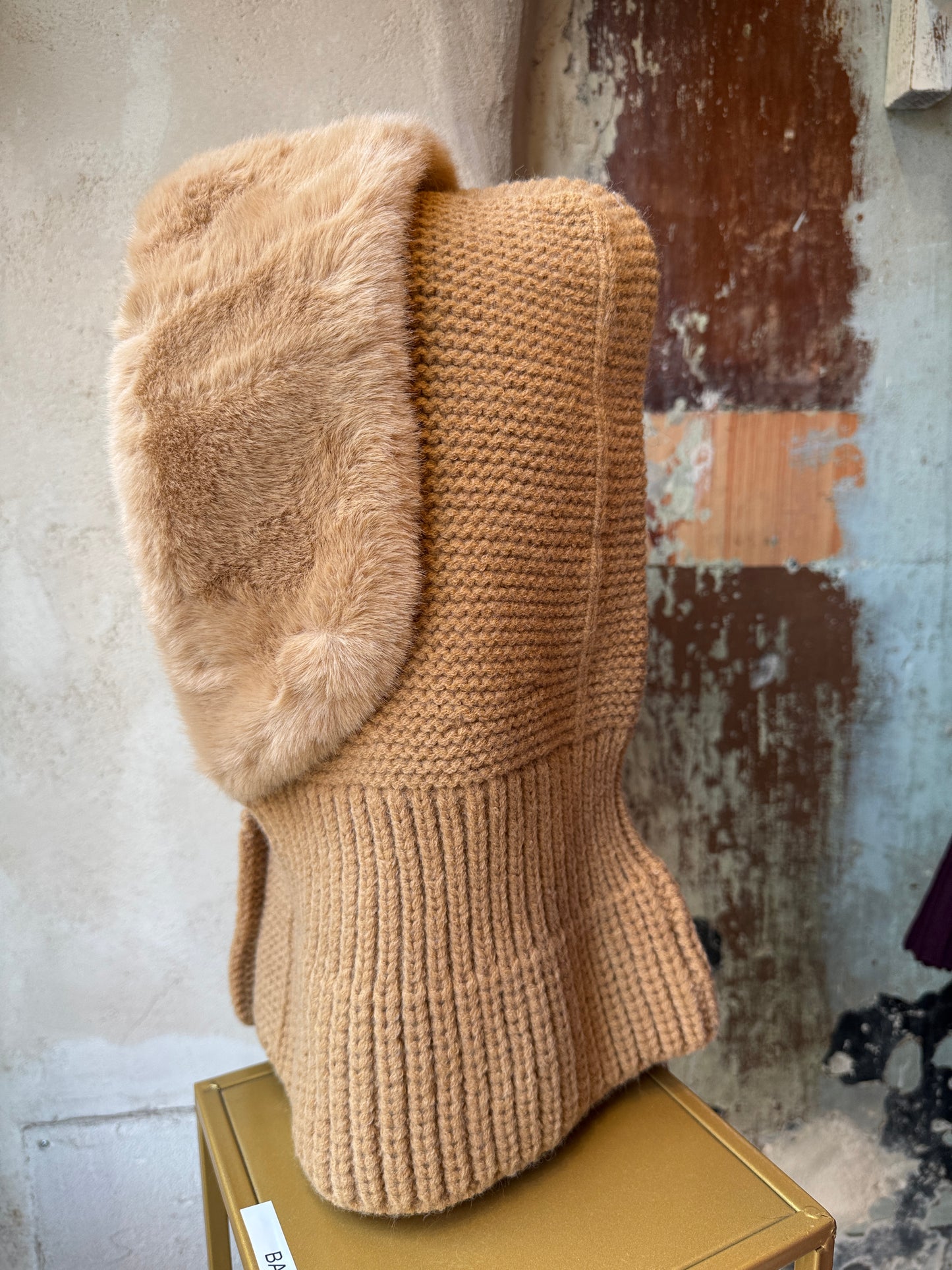 BALACLAVA CAMMELLO con ECOPELLICCIA