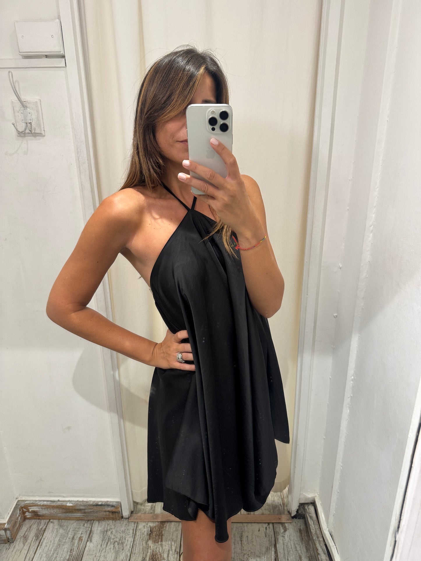 ABITO SATIN NERO ALLACCIATURA COLLO