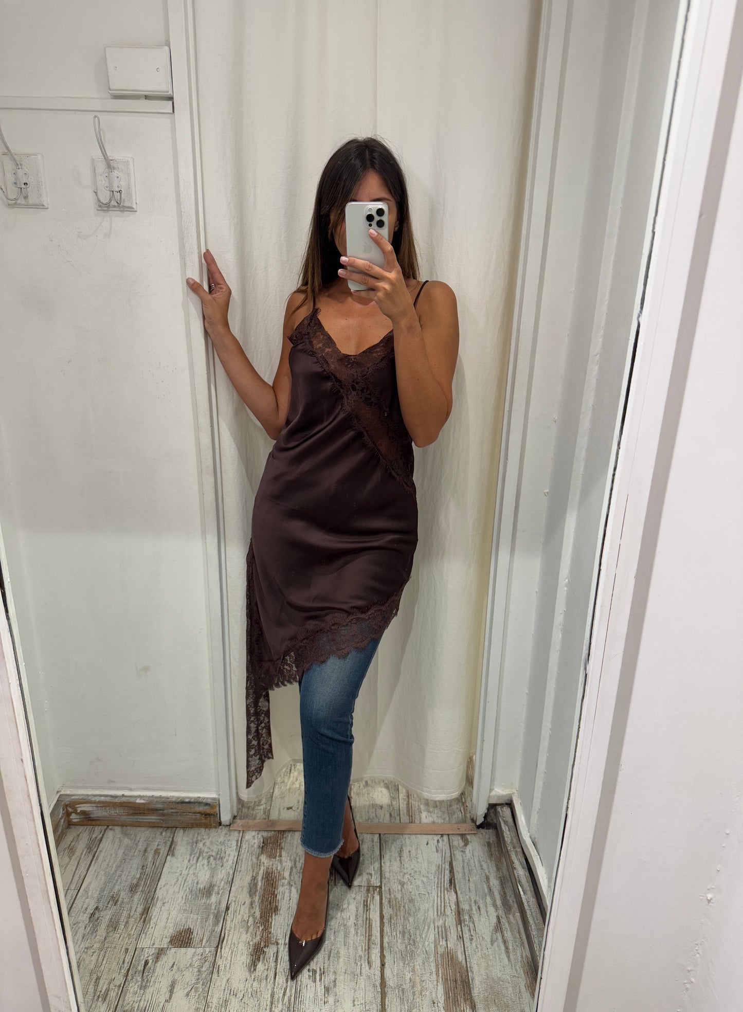 ABITO SOTTOVESTE SATIN MARRONE PIZZO