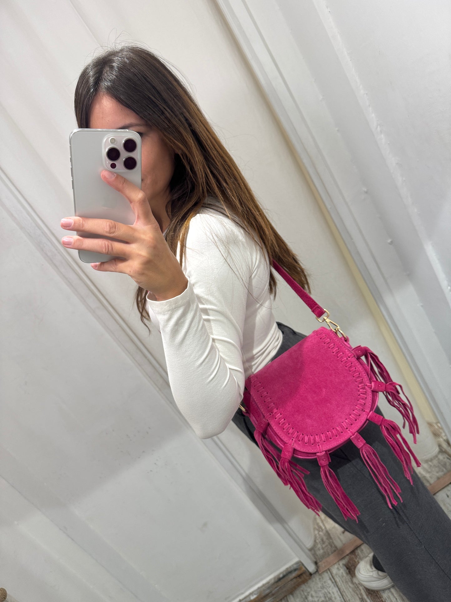 BORSA A TRACOLLA IN PELLE SCAMOSCIATA FUCSIA CON FRANGE