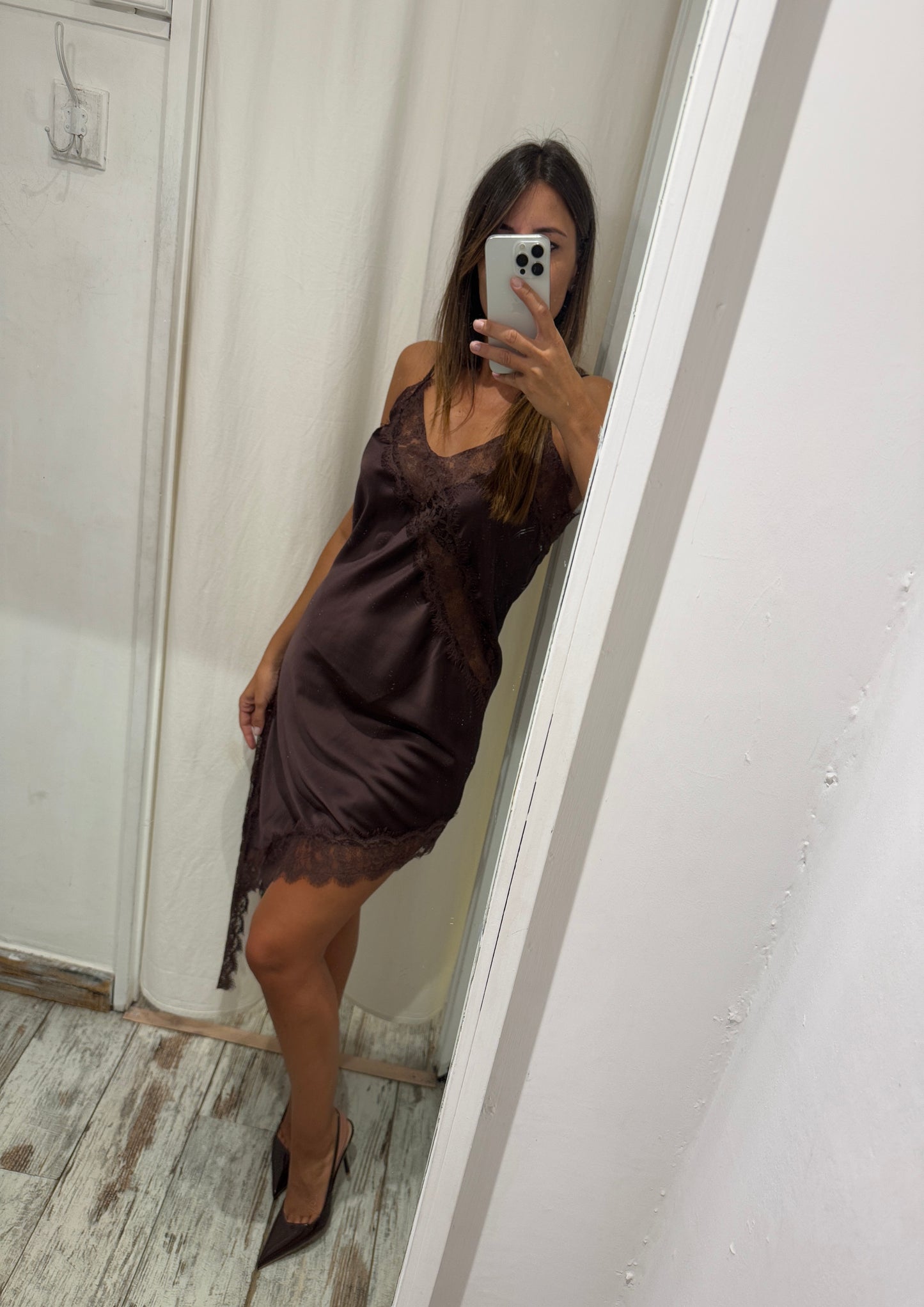 ABITO SOTTOVESTE SATIN MARRONE PIZZO