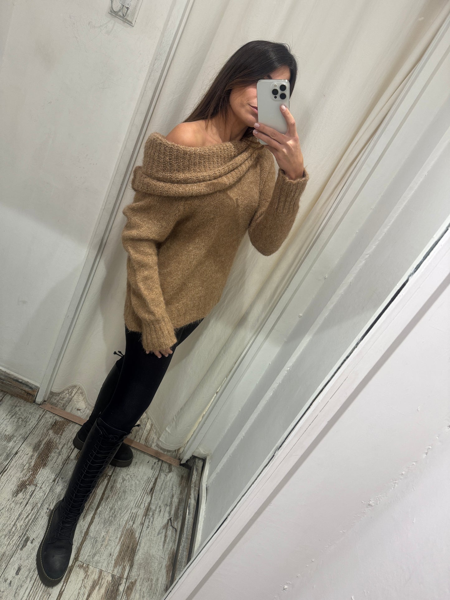 MAGLIA CAMMELLO SCOLLO AD ANELLO