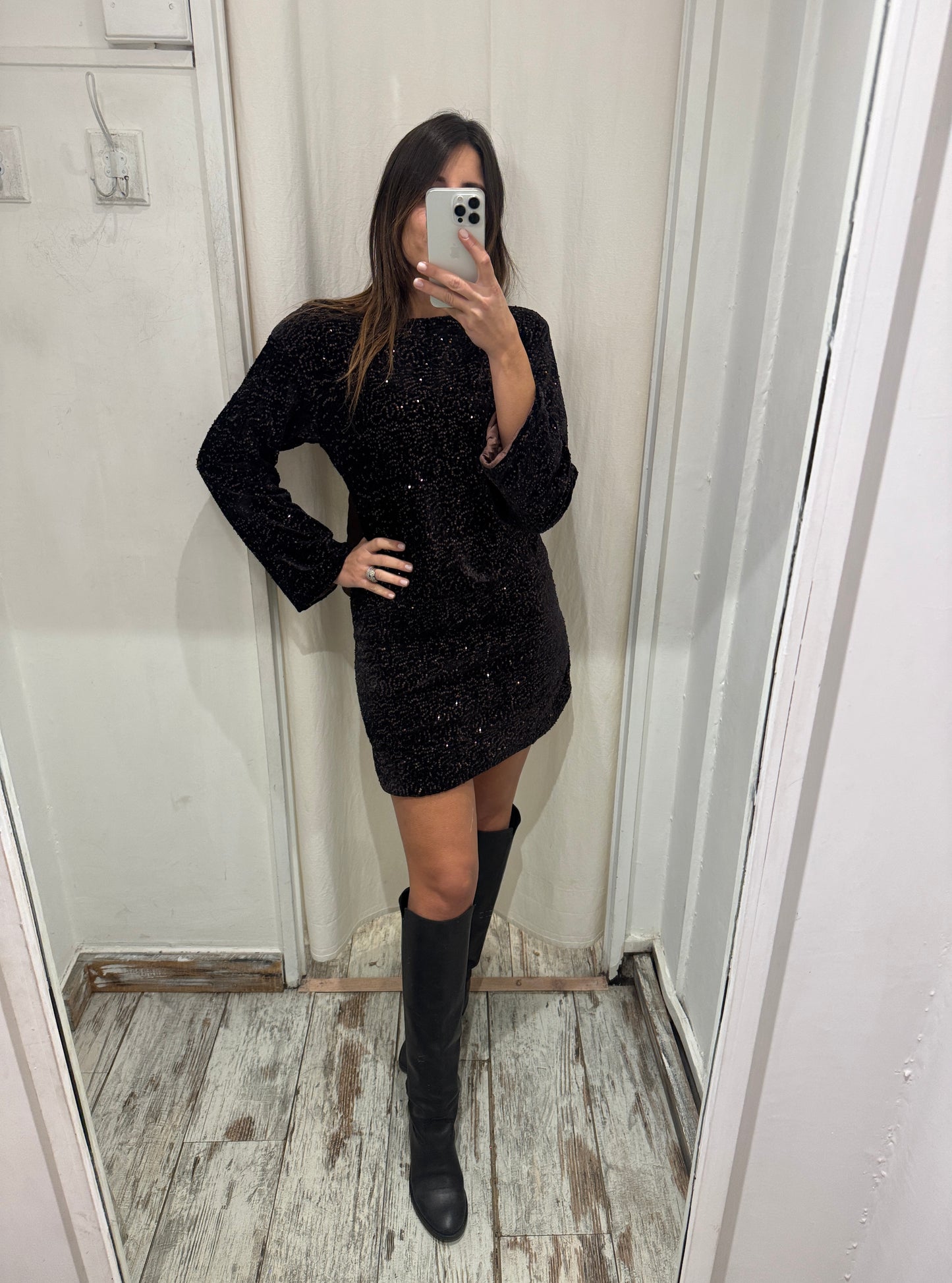 ABITO FRANGE E PAILLETTES NERO