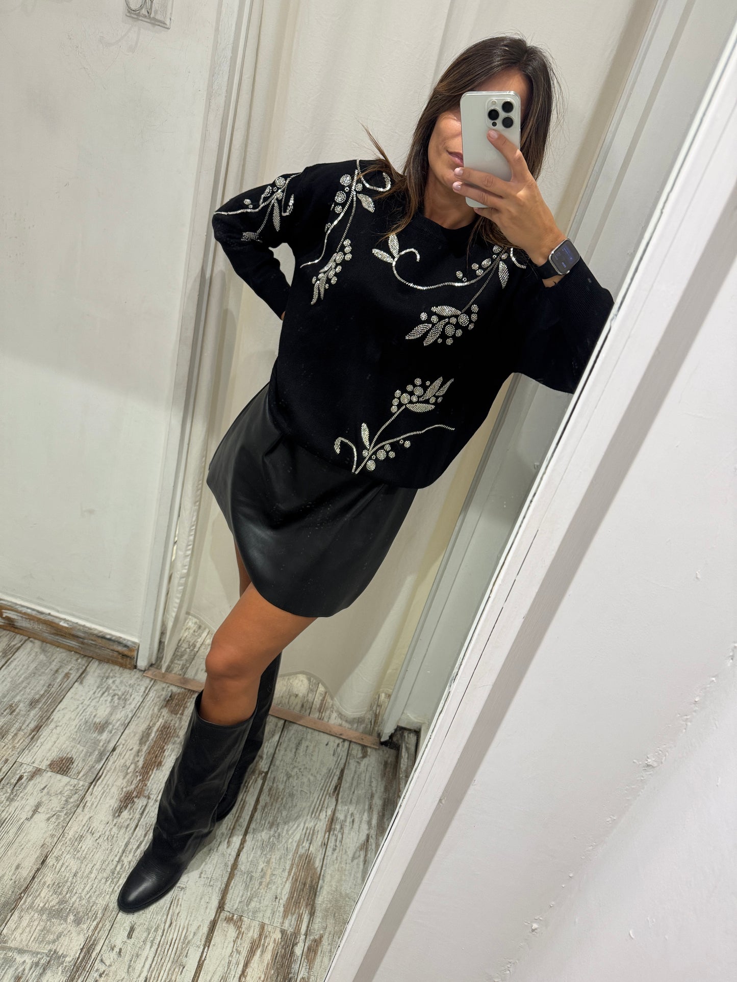 MAGLIA NERO CON PERLINE SILVER