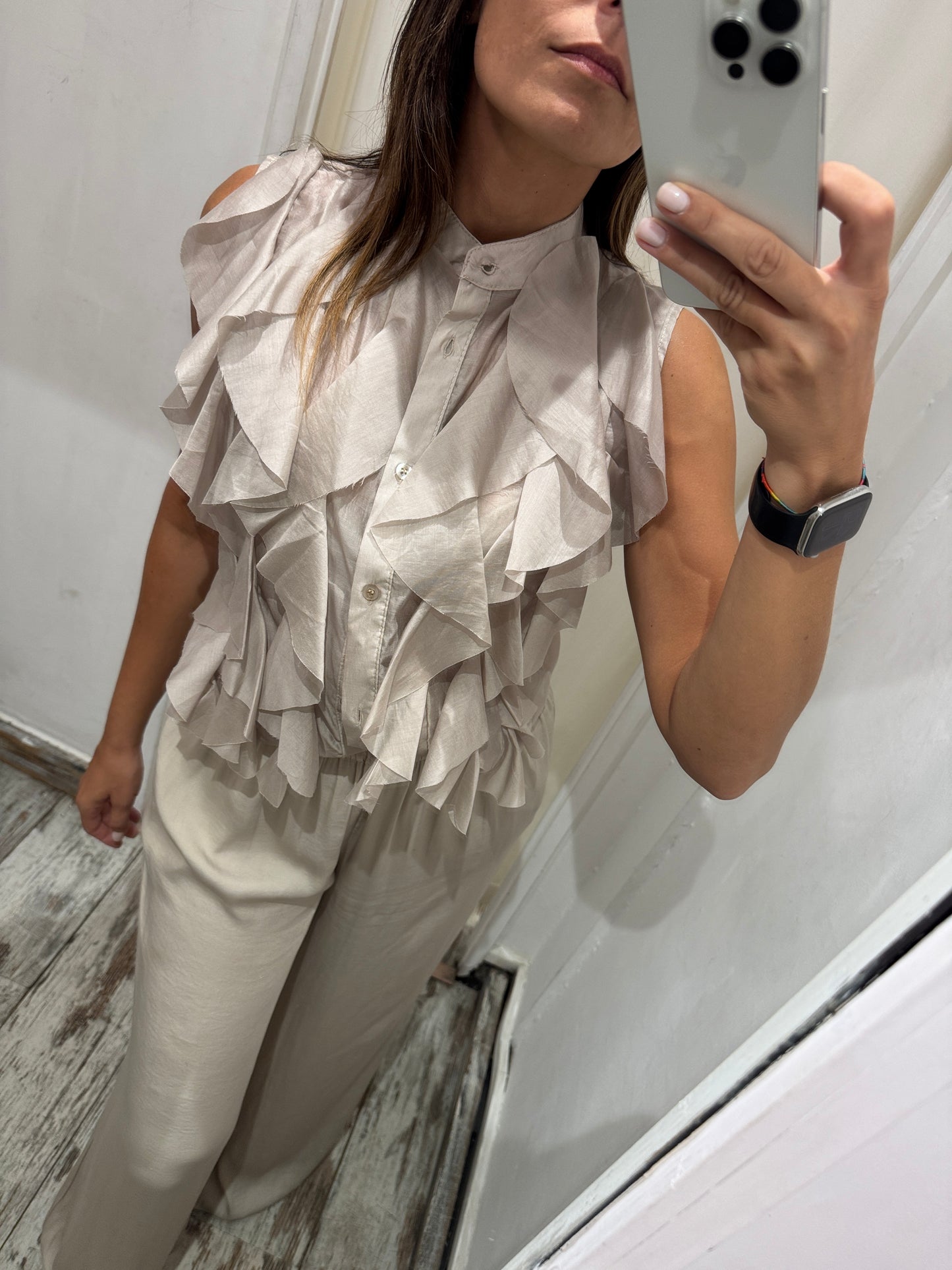 CAMICIA BEIGE CON ROUCHES