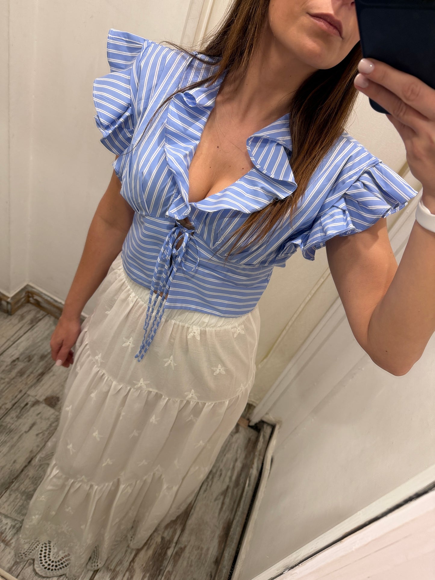 NEW COLLECTION - CAMICIA CROP AZZURRA RIGHE BIANCHE VOLANT